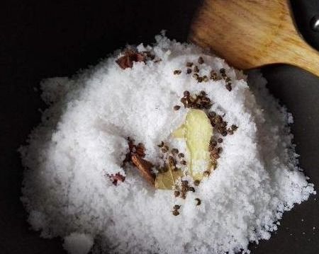 臘肉去咸增香小妙招，輕松掌握咸淡適中秘訣